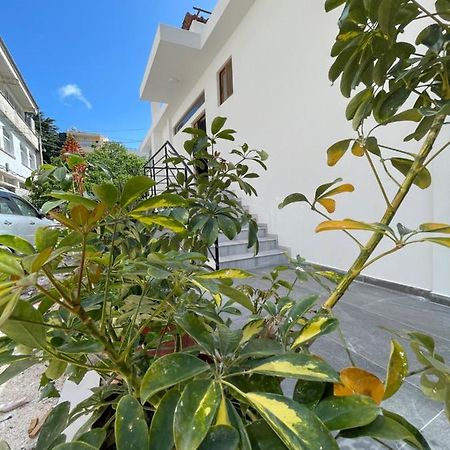 Sun And Sea Apartment Saranda מראה חיצוני תמונה