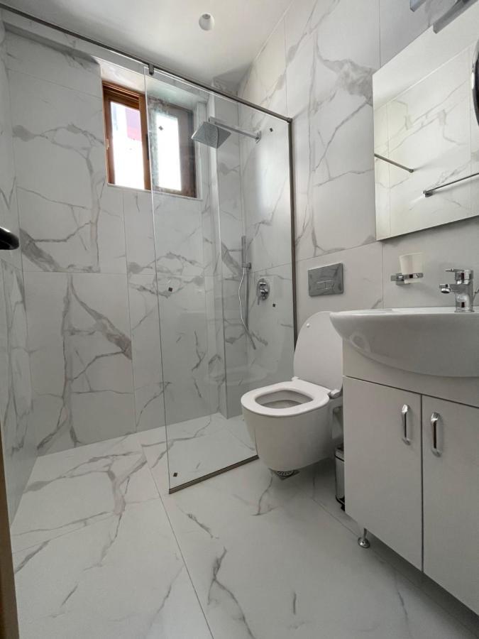 Sun And Sea Apartment Saranda מראה חיצוני תמונה